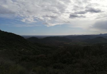 Tocht Stappen Saint-Saturnin-de-Lucian - Tour du rocher des deux vierges  - Photo