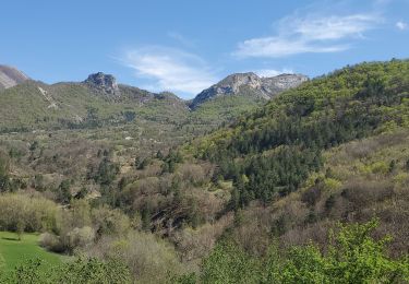 Randonnée Marche Châteaufort - châteaufort St gêniez ravin de basse terre - Photo