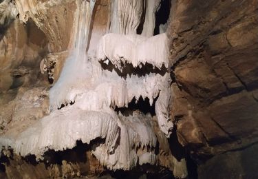 Trail Walking Saint-Christophe - grotte des échelles - Photo