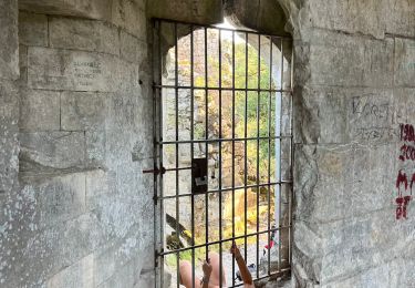 Tocht Stappen Méjannes-le-Clap - Camping La Genèse au Château Feyrrérol - Photo