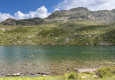 Percorso Marcia Auzat - Randonnée des étangs de Sarroucane au pic de la rouge - Photo