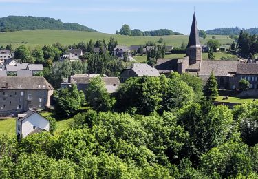 Percorso Marcia Besse-et-Saint-Anastaise - 270522 Besse / Chambon - Photo