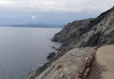 Tour Wandern Portbou - Monument walter benjamin port bou - Photo