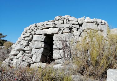 Tour Wandern Saint-Vallier-de-Thiey - Colle du Maçon,Le Doublier,  Castellaras de la Malle du Col du Ferrier - Photo