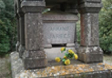 Tour Wandern Villalier - le tombeau de Armand Barbes - Photo