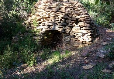 Tour Wandern La Cadière-d'Azur - St CYR- Fours à Cades - Photo