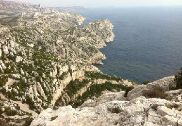 Randonnée Marche Marseille - fontaine de voire-vallon et plateau homme mort-col de la selle-puit du lierre - Photo