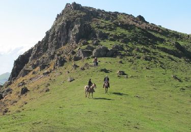Tour Pferd Banca - Sentier des Contrebandiers - du Col d'Ehorrieta à St - Martin d'Arossa au Pays Basque - Photo