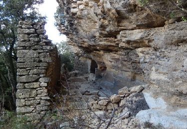 Randonnée Marche Remoulins - Une léproserie sous les falaises de Castillon du Gard - Remoulins - Photo