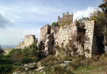 Randonnée Course à pied Châteauneuf-Villevieille - Chateauneuf ruines - Photo