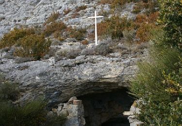 Randonnée Marche Caussols - Plateau de Calern - Grottes et chapelle souterraine - Photo