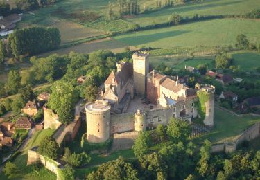 Tocht Stappen Prudhomat - Le Cuvier de St Martin, bastide de Bretenoux, château de Castelnau.  - Photo