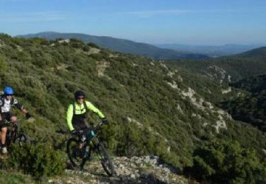 Trail Mountain bike Montjustin - Liaison VTT Grande Traversée de Vaucluse - Grande Traversée Alpes-Provence - Photo