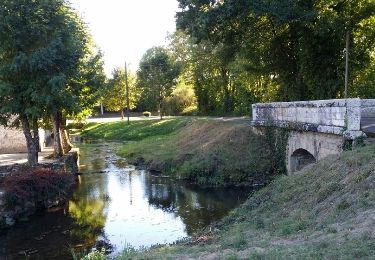 Randonnée Marche Nieuil - Le sentier de Nieuil en Charente  - Photo