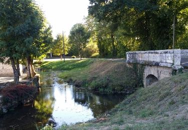 Trail Walking Nieuil - Le sentier de Nieuil en Charente  - Photo