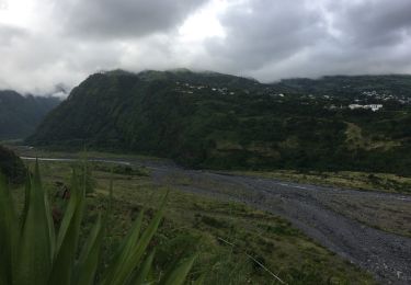 Tocht Stappen La Possession - Réunion sentier de bord Mafate - Photo