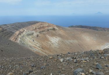Percorso Marcia Lipari - cratere Volcano - Photo