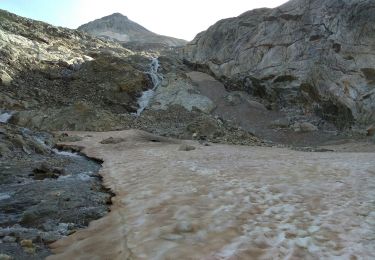 Randonnée Marche Gavarnie-Gèdre - Pyrénées 2017 Vignemal par le glacier d'Oussue depuis le barrage d 'Oussoue - Photo