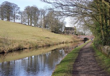 Randonnée A pied Stockport - Peak Forest Canal towpath - Photo