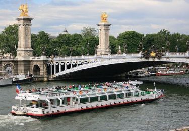 Percorso A piedi Parigi - Z 01 - Paris touristique - Liberté - Tour Eiffel - égouts de Paris  - Photo